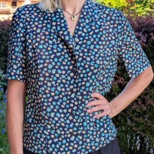 Bunte Bluse mit Bonbon Aufdruck Second Hand