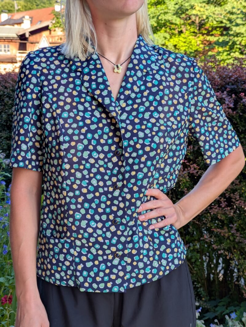 Bunte Bluse mit Bonbon Aufdruck Second Hand