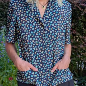 Bunte Bluse mit Bonbon Aufdruck Second Hand